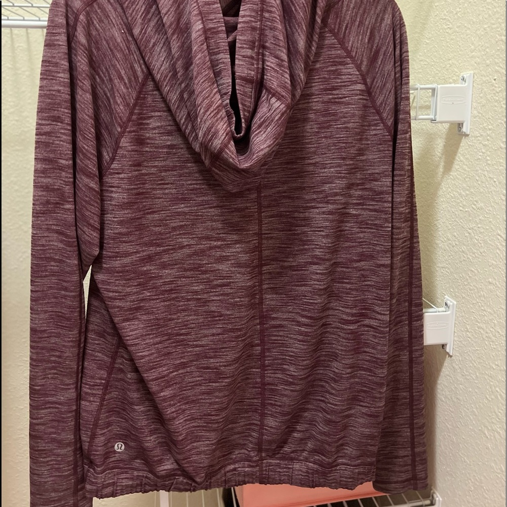 Lululemon pullover size 6